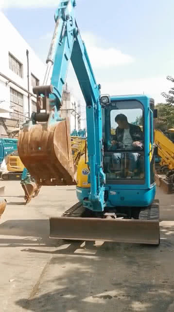 钢铁巨兽的工地脉搏——工程机械实拍记录